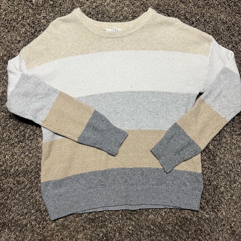 Time and Tru Women's Colorblock Sweater in Cream and Gray